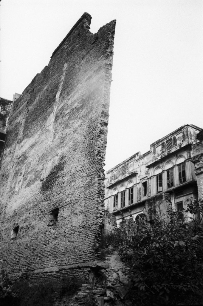 Bâtiments à l'abandon.