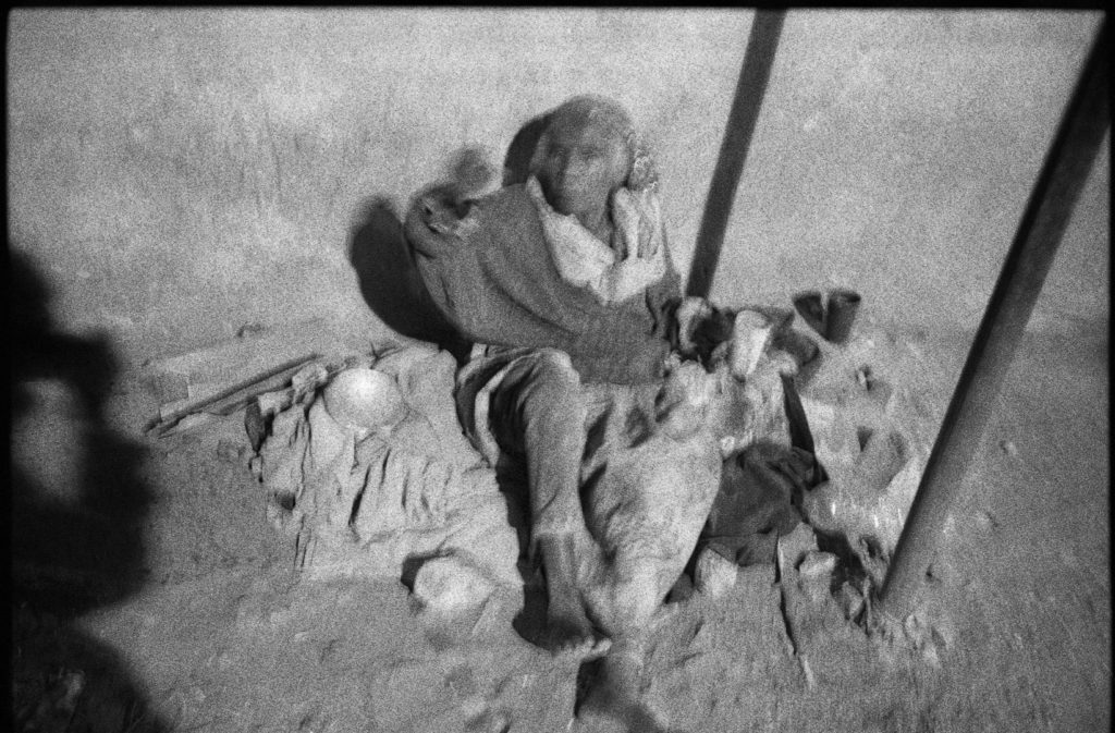 Clocharde dans une rue de Harar.