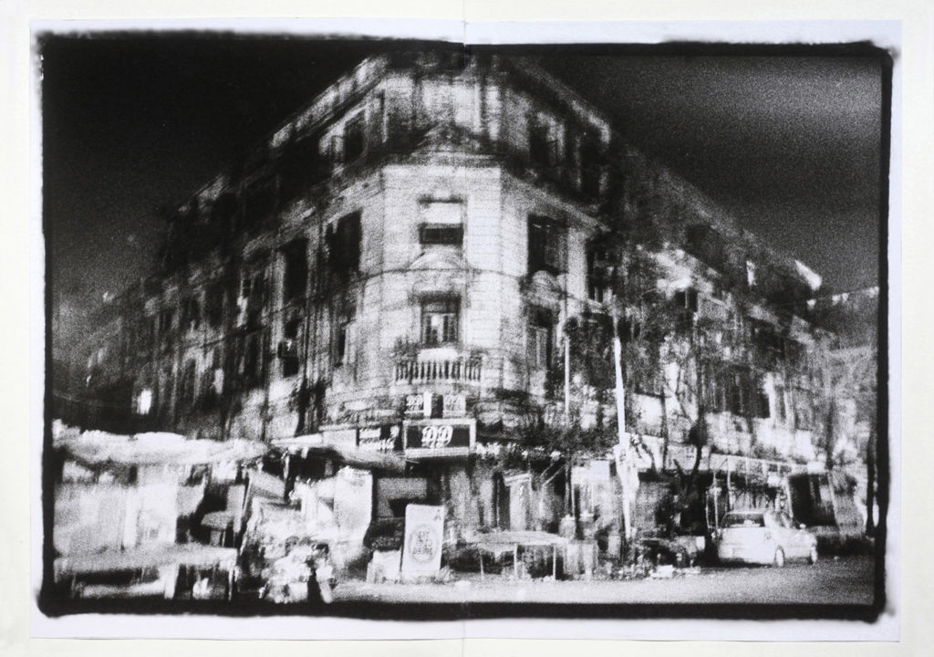Paysage urbain la nuit dans le quartier de Null Bazar de Bombay la nuit
