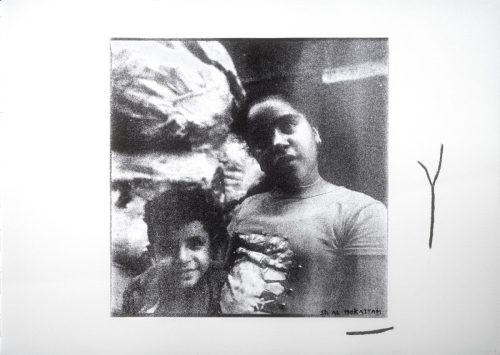 2 enfants m'observent dans une rue de Mansheyat Naser au Caire/Egypte en 2022