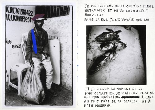 Glaneur et têtes de poisson dans les rues de Bombay en 2018